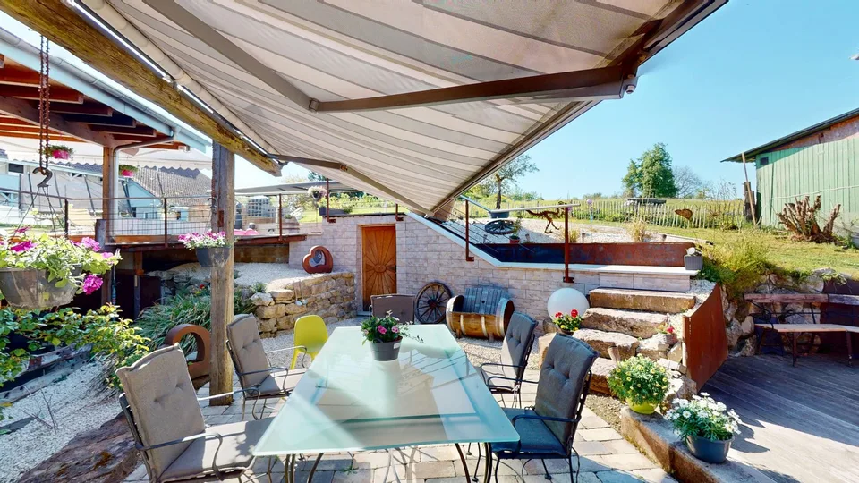 Casa colonica ristrutturata con un fascino speciale e molti punti di forza come un allevamento di cavalli, piscina, ecc. – foto 12 di 14