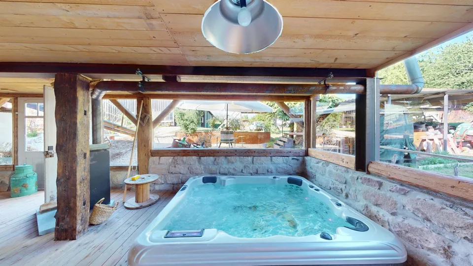 Casa colonica ristrutturata con un fascino speciale e molti punti di forza come un allevamento di cavalli, piscina, ecc. – foto 13 di 14