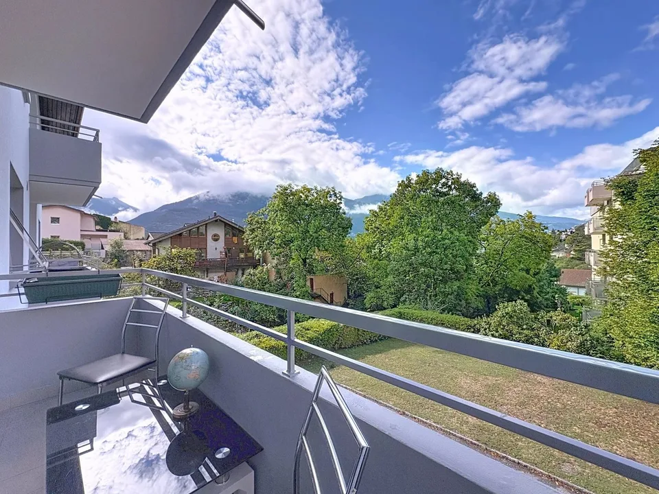 Geräumige 4.5-Zimmer-Wohnung komplett renoviert ohne Vis-à-vis