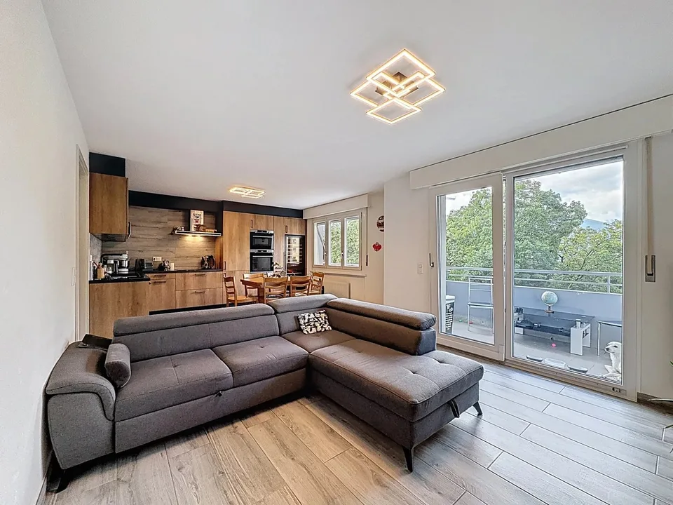 Geräumige 4.5-Zimmer-Wohnung komplett renoviert ohne Vis-à-vis