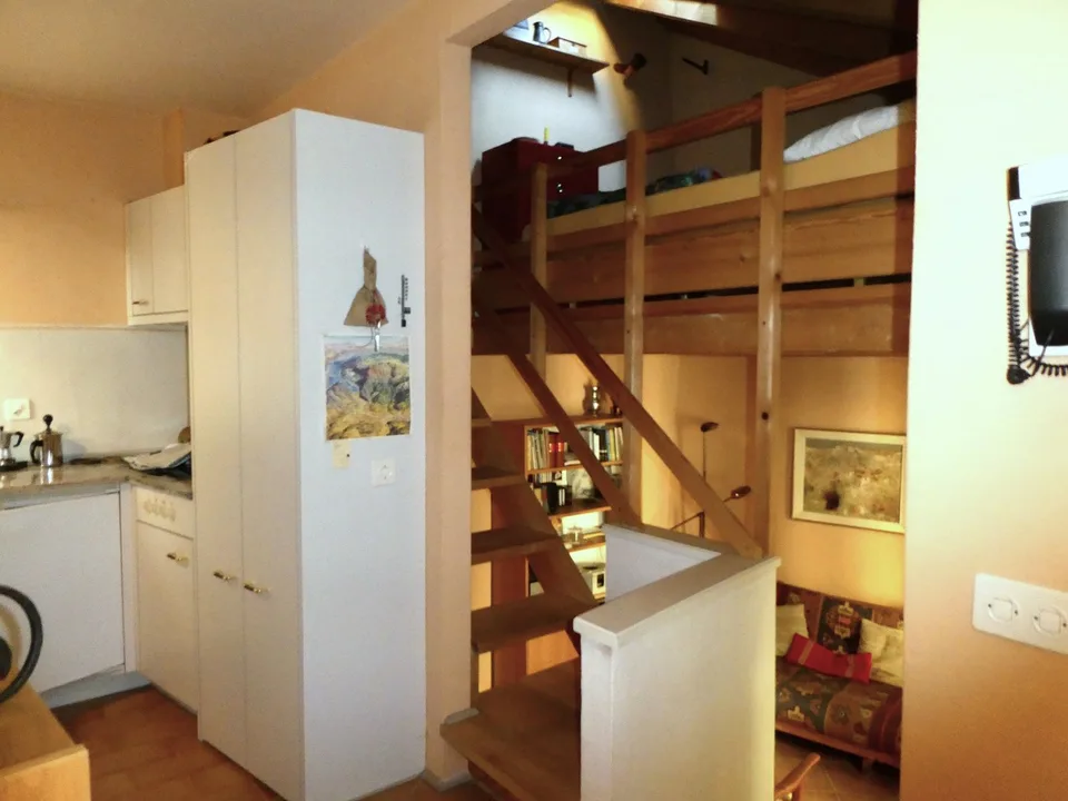 RISERVATO Caratteristico appartamento-studio nel nucleo – photo 10 of 14