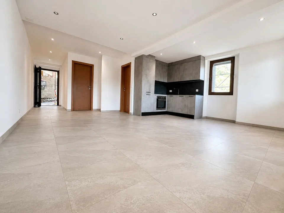Appartement neuf de 2.5 pièces avec balcon et belle vue à Pont-de-la-Morge