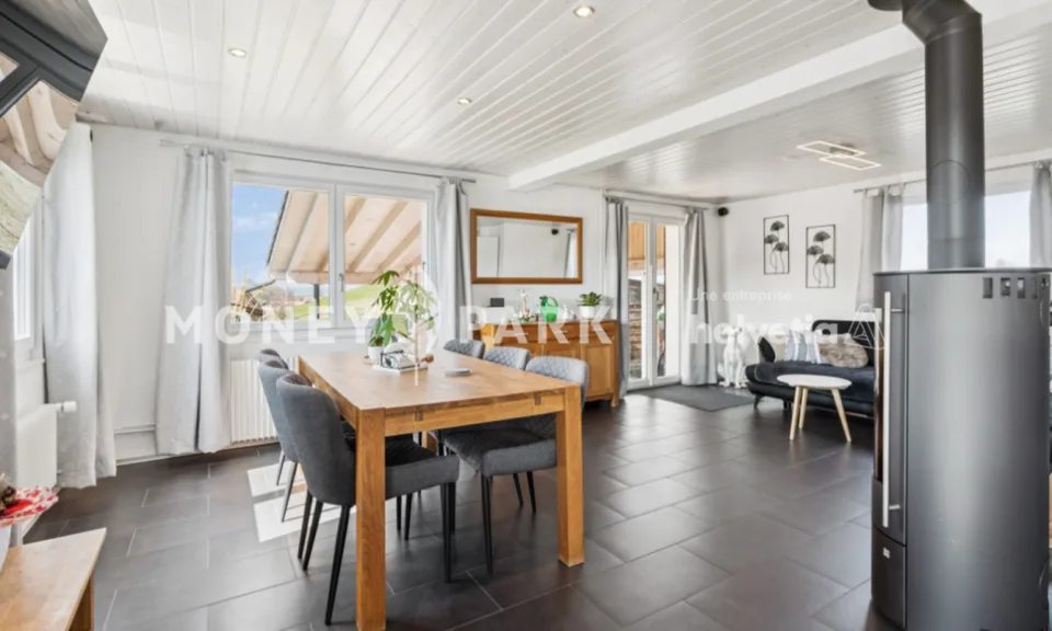 Einfamilienhaus mit Pool in Schmitten / Maison individuelle avec piscine à Schmitten