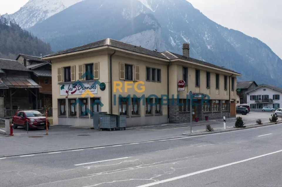 Restaurant 487.85 m2 à Sembrancher