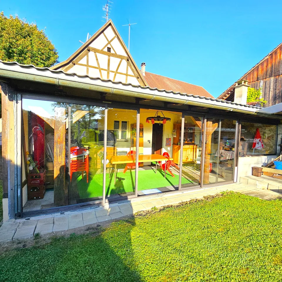 maison à colombages avec beau terrain