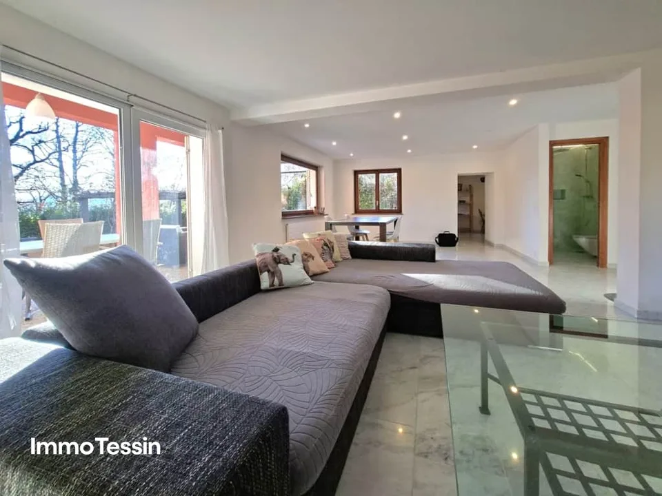 Locarno Monti: Grosse EG Wohnung an top Lage mit 400 m2 grossem privatem Garten – Foto 8 von 13
