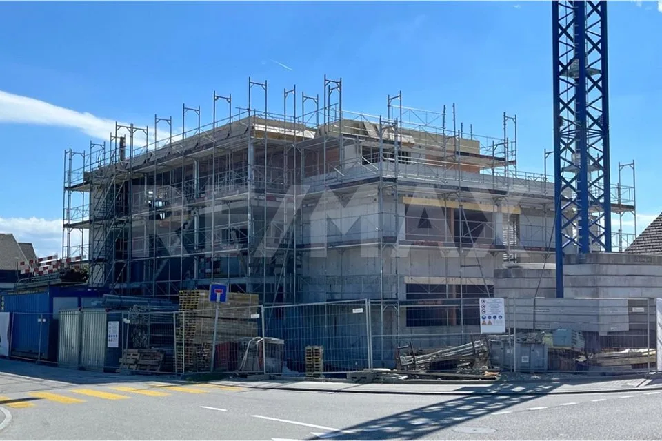 Edificio nuovo, posizione tranquilla, molta luce solare e design degli interni da determinare da voi stessi (in costruzione)