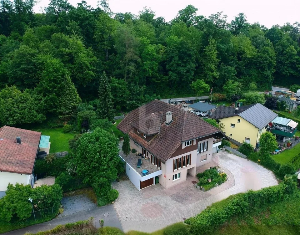SONNIGES AUSSICHTSJUWEL DIREKT AM WALDRAND