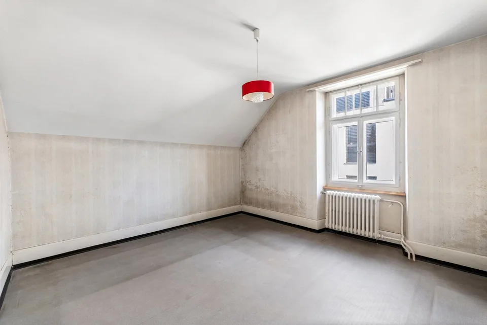 Einfamilienhaus mit Werkstatt und grossem Grundstück – Foto 16 von 28