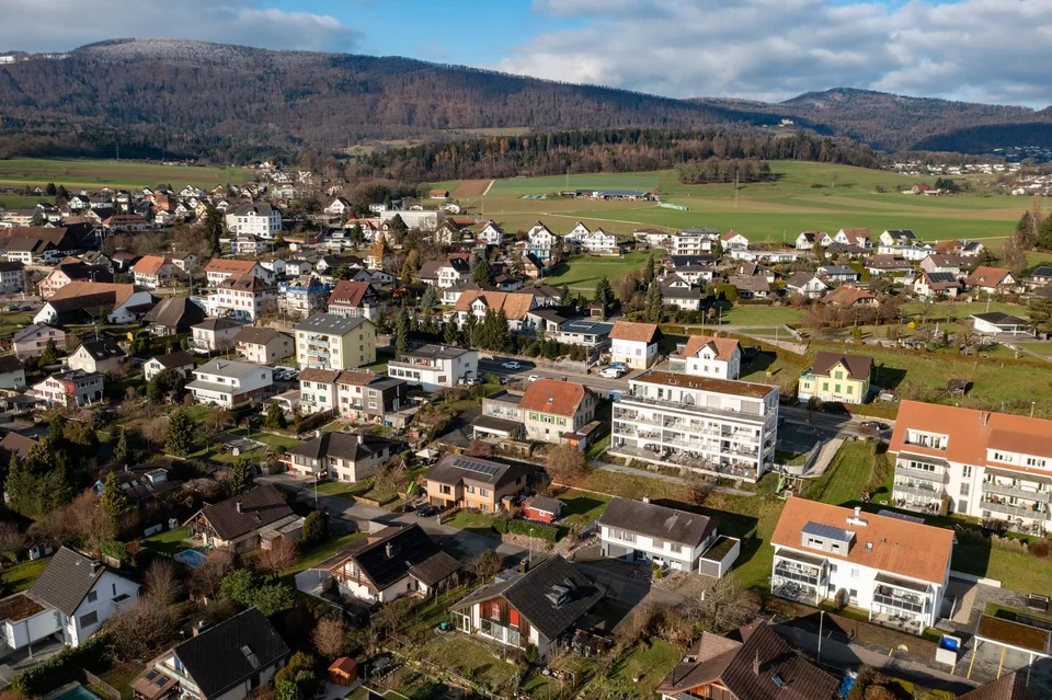 Einfamilienhaus mit Werkstatt und grossem Grundstück – Foto 28 von 28