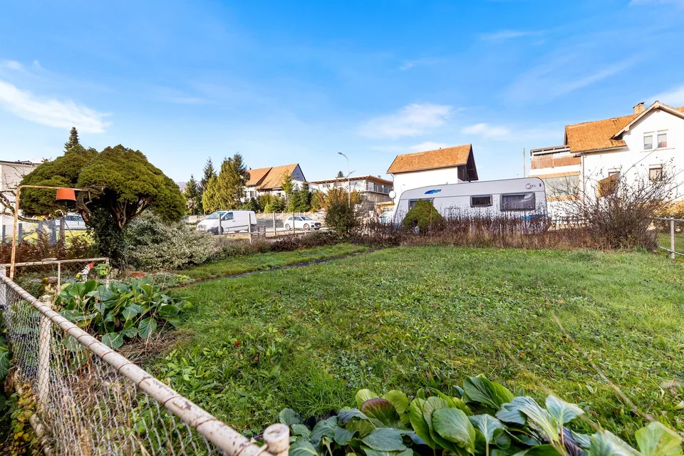 Einfamilienhaus mit Werkstatt und grossem Grundstück – Foto 22 von 28