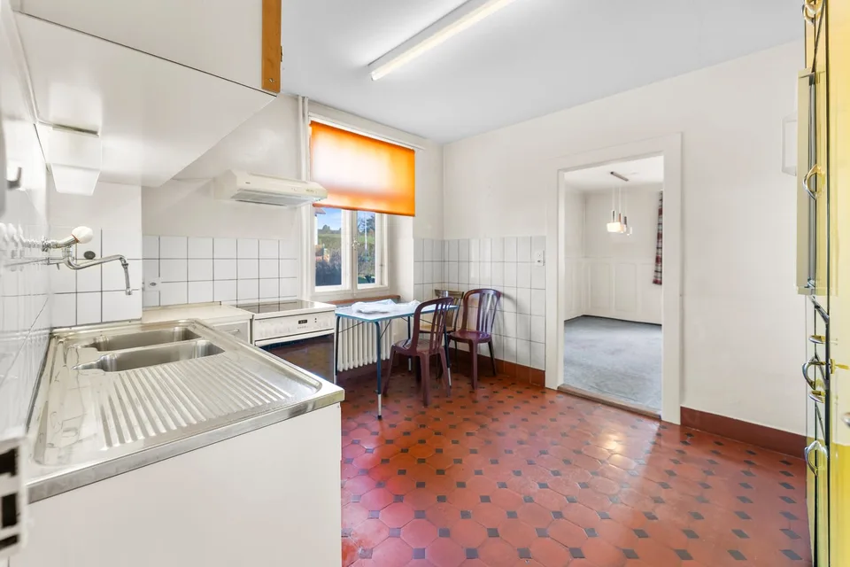 Einfamilienhaus mit Werkstatt und grossem Grundstück – Foto 6 von 28