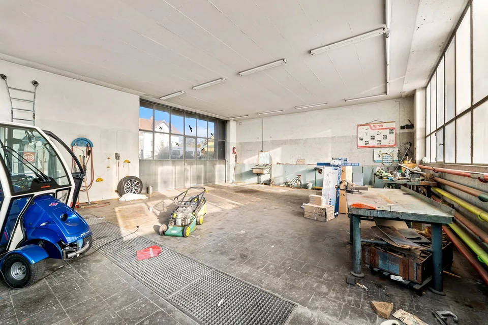 Einfamilienhaus mit Werkstatt und grossem Grundstück – Foto 24 von 28