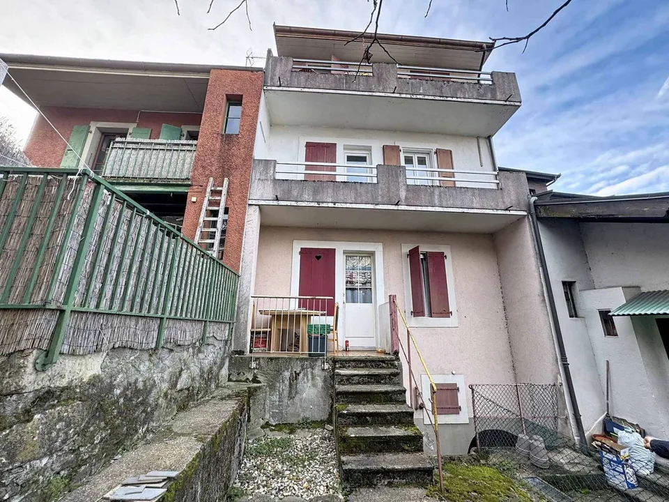 Charmant immeuble de 3 appartements