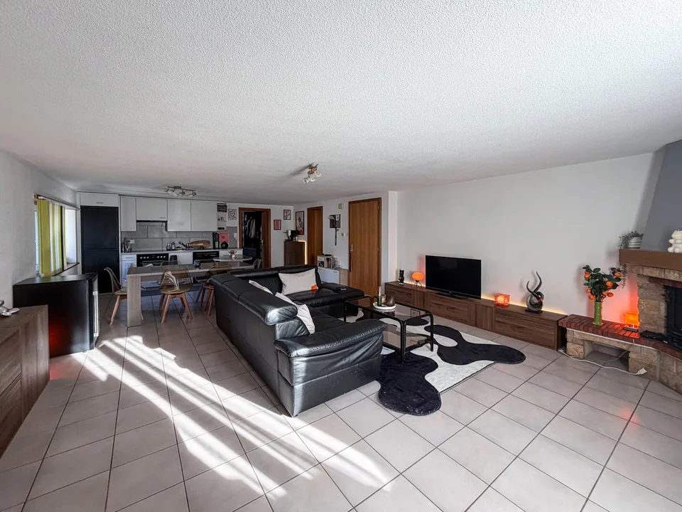 A vendre - Appartement en PPE à vendre 2,5 pièces avec place de parc.