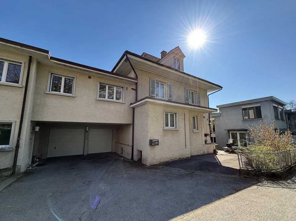 Einfamilienhaus mit Einliegerwohnung und grossem Garten
