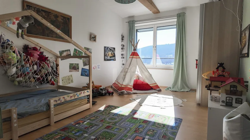 Geräumige Villa mit freier Sicht und unabhängiger Wohnung – Foto 6 von 13
