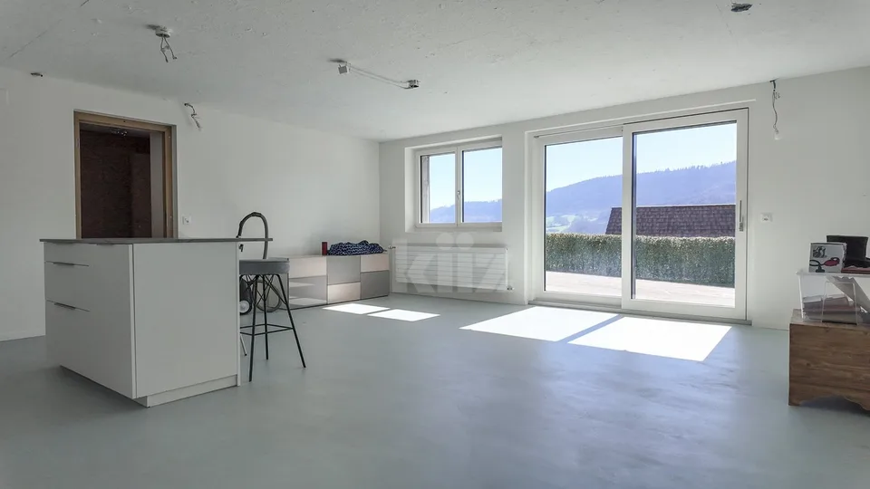Geräumige Villa mit freier Sicht und unabhängiger Wohnung – Foto 10 von 13
