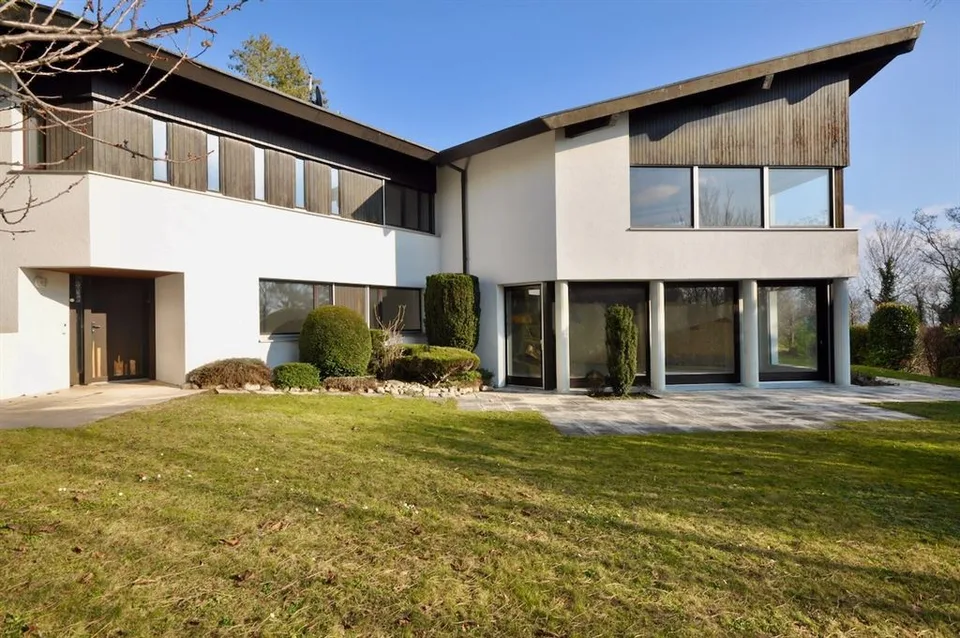 Plus de 500m2 habitables à l'abri des regards et disposant d'une belle