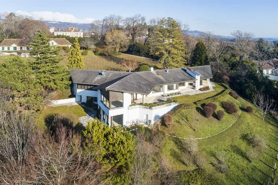 Più di 500m2 abitabili, al riparo da sguardi e con una bella vista