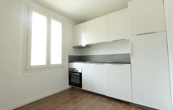 Edificio ad uso di rendita ideale a Hauterive – 6 appartamenti a 5 minuti a piedi dal lago