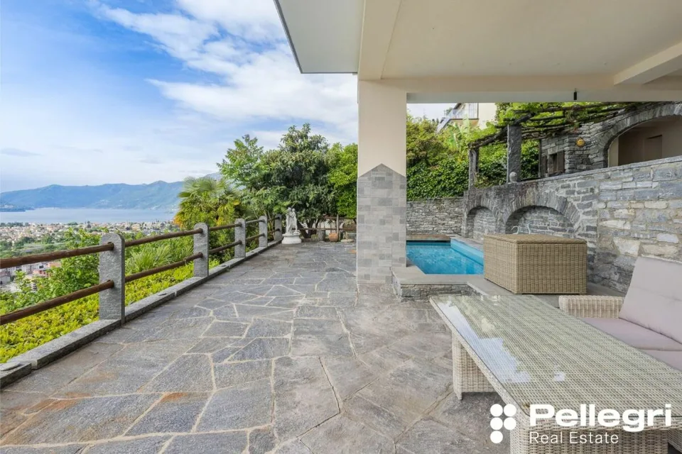5.5-Zimmer-Haus mit Pool und Seeblick / Casa di 5.5 locali con piscina – Foto 11 von 17