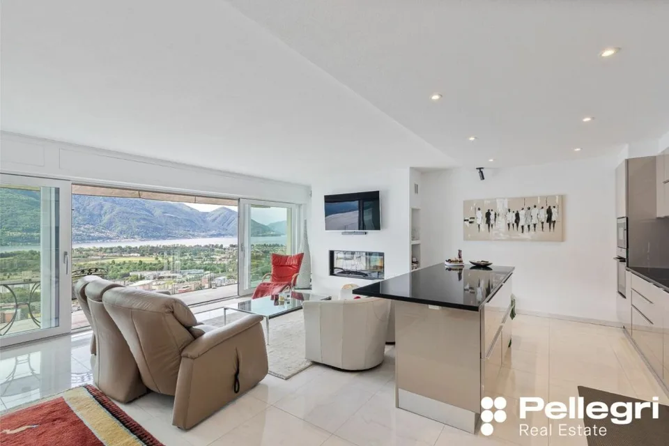 5.5-Zimmer-Haus mit Pool und Seeblick / Casa di 5.5 locali con piscina – Foto 15 von 17