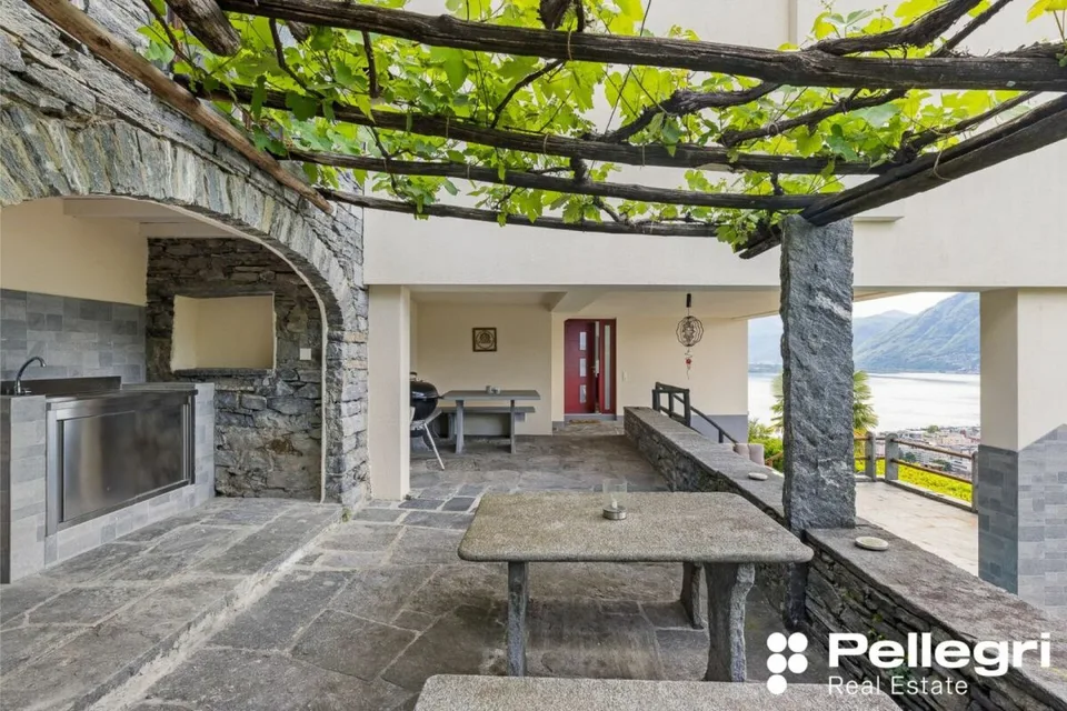 5.5-Zimmer-Haus mit Pool und Seeblick / Casa di 5.5 locali con piscina – Foto 12 von 17