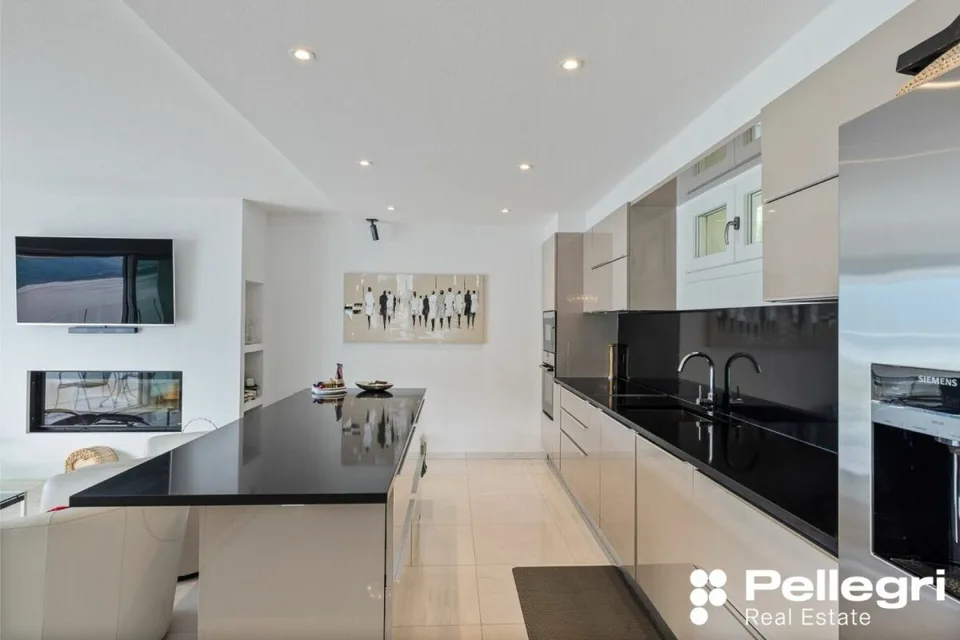 5.5-Zimmer-Haus mit Pool und Seeblick / Casa di 5.5 locali con piscina – Foto 16 von 17