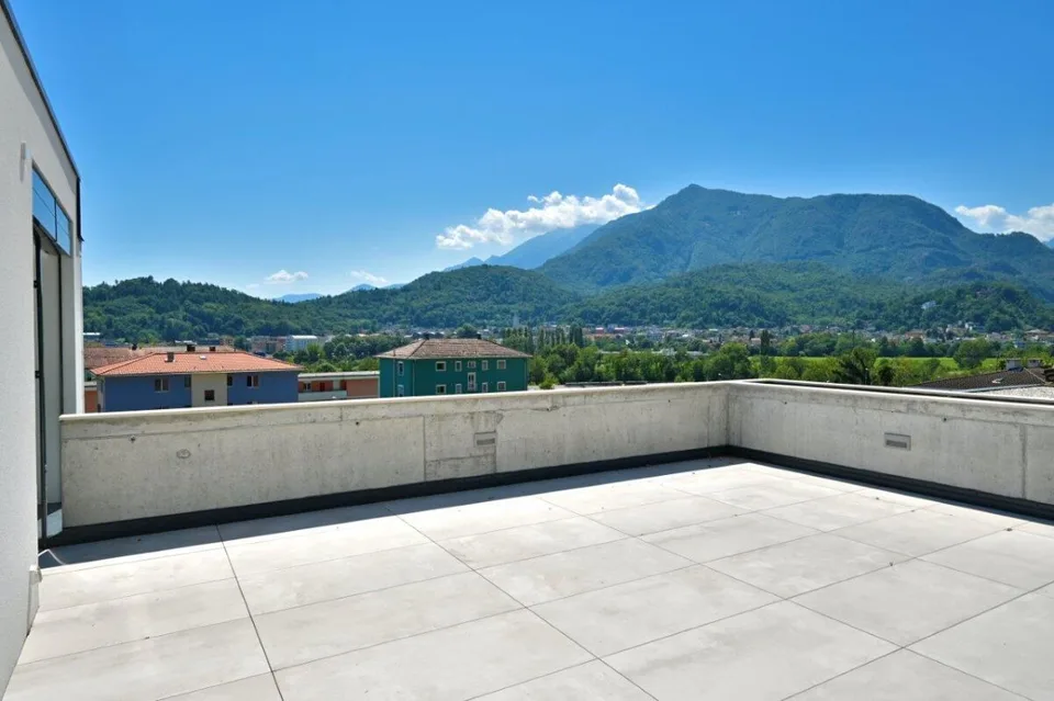 Attikawohnung mit Dachterrasse in neuer Residenz