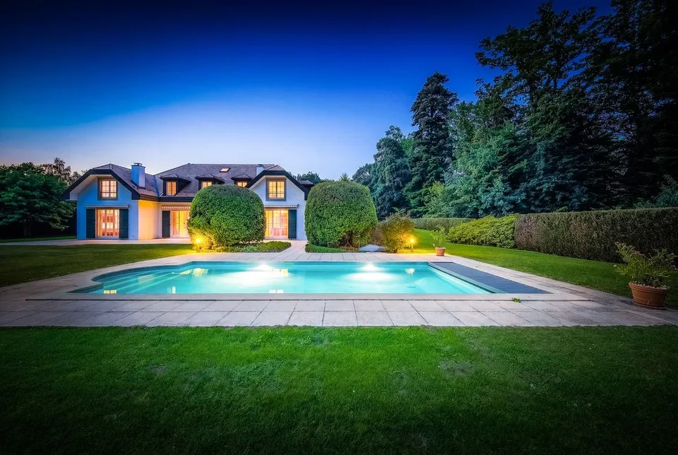 Magnifique propriété familiale avec piscine et vaste parcelle
