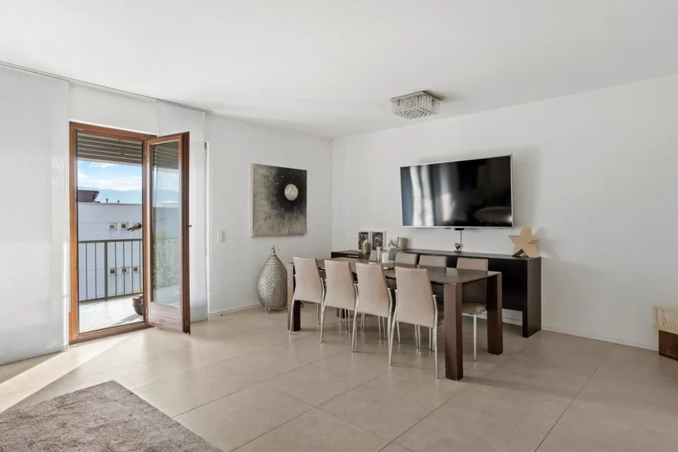 Zweifamilienhaus mit Garten und Aussicht – Foto 6 von 30
