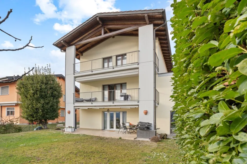 Zweifamilienhaus mit Garten und Aussicht – Foto 28 von 30
