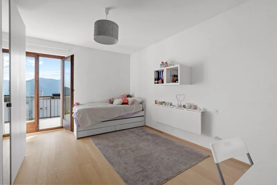 Zweifamilienhaus mit Garten und Aussicht – Foto 12 von 30