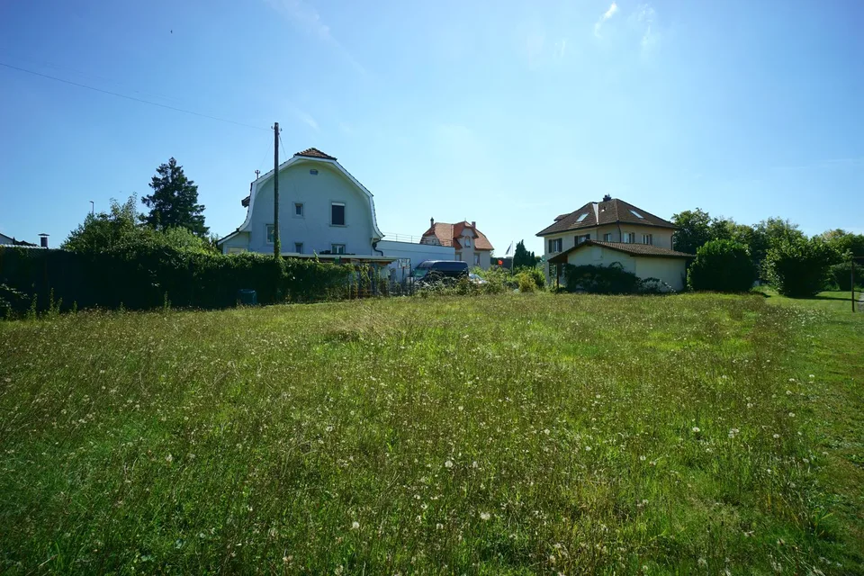 Ampia casa unifamiliare di 6.5 locali in una posizione attraente con riserva di terreno edificabile