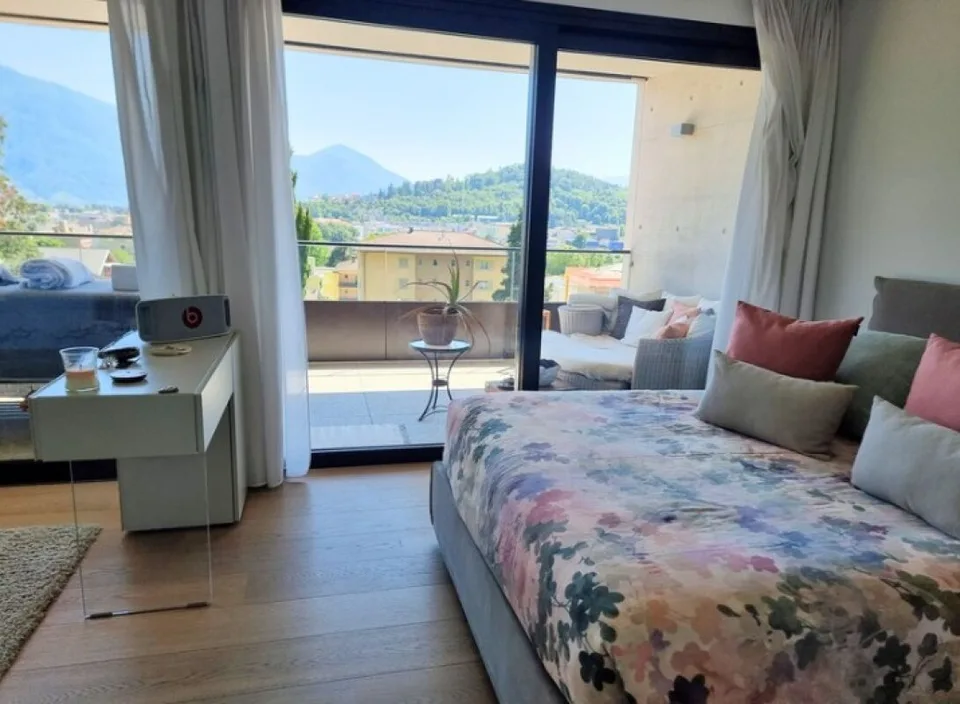 Charmante Penthouse-Wohnung 4,5 Zimmer, Panoramaterrassen, Komfort und Stil – Foto 6 von 12