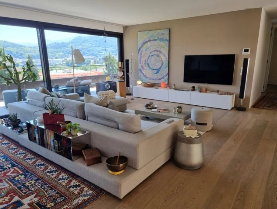 Charmante Penthouse-Wohnung 4,5 Zimmer, Panoramaterrassen, Komfort und Stil – Foto 8 von 12