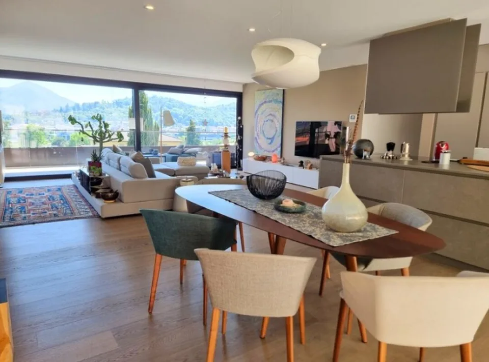 Charmante Penthouse-Wohnung 4,5 Zimmer, Panoramaterrassen, Komfort und Stil – Foto 7 von 12