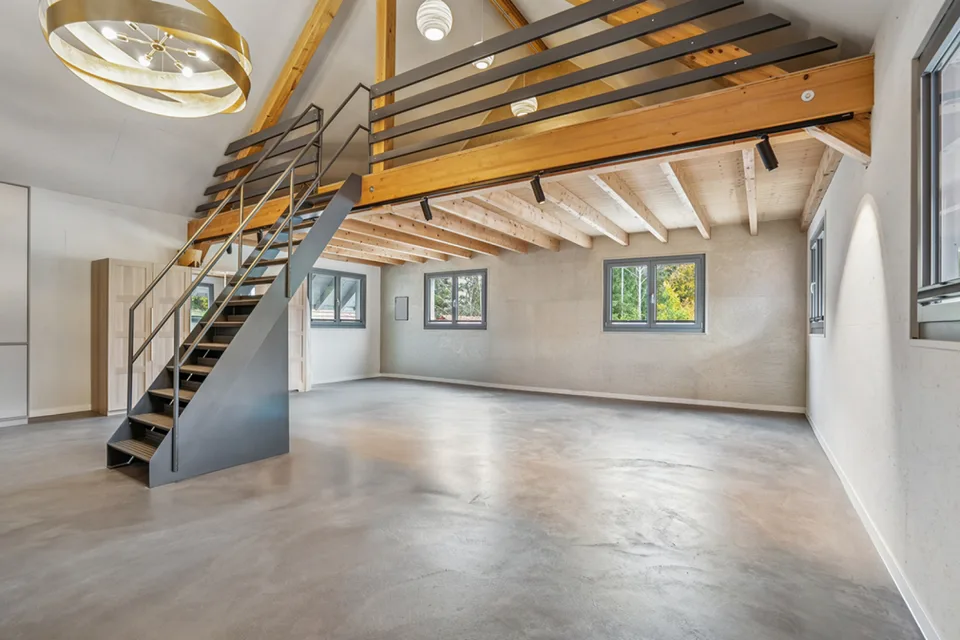*PREZZO NUOVO* - CASA ABITATIVA RINNOVATA DI RECENTE CON MANEGGIO, ROUNDPEN E AMPI SPAZI VERDI