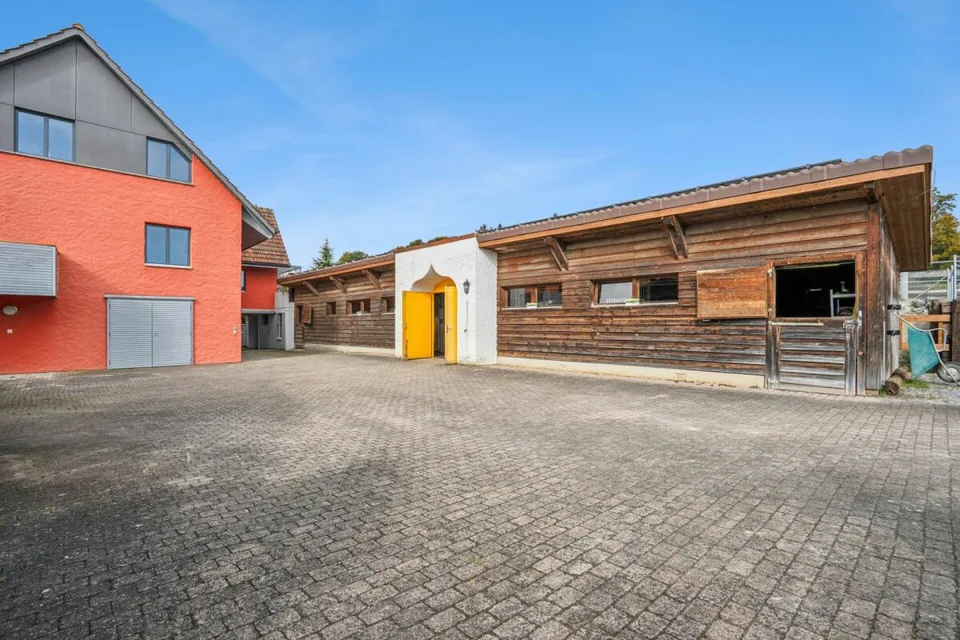 *NEW PRICE* - FRESHLY RENOVATED RESIDENTIAL HOUSE WITH RIDING ARENA, ROUNDPEN AND LARGE PASTURE AREAS – photo 15 of 18