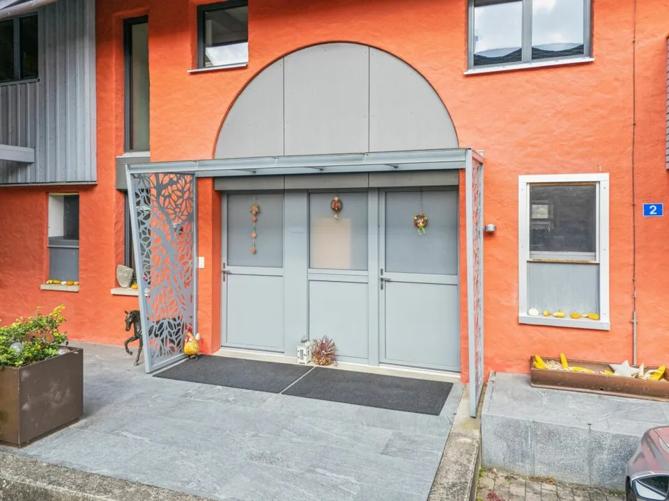 *PREZZO NUOVO* - CASA ABITATIVA RINNOVATA DI RECENTE CON MANEGGIO, ROUNDPEN E AMPI SPAZI VERDI