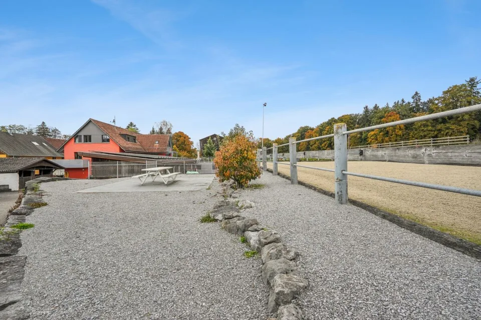 *NEW PRICE* - FRESHLY RENOVATED RESIDENTIAL HOUSE WITH RIDING ARENA, ROUNDPEN AND LARGE PASTURE AREAS – photo 17 of 18