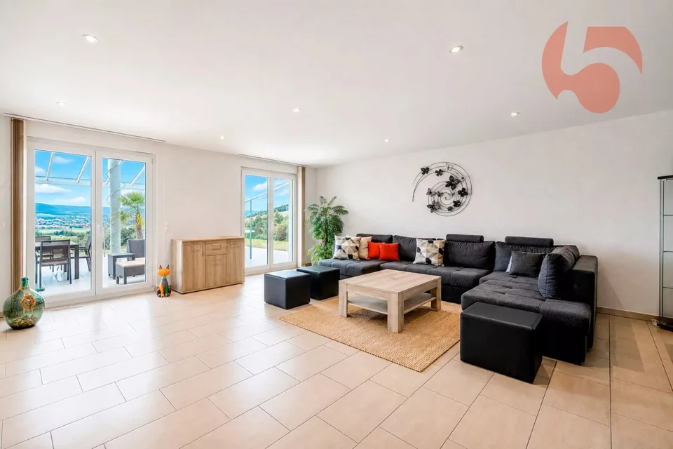 Magnifique Villa mit 4.5 Zimmern und Panoramablick auf den Jura und die umliegende Landschaft