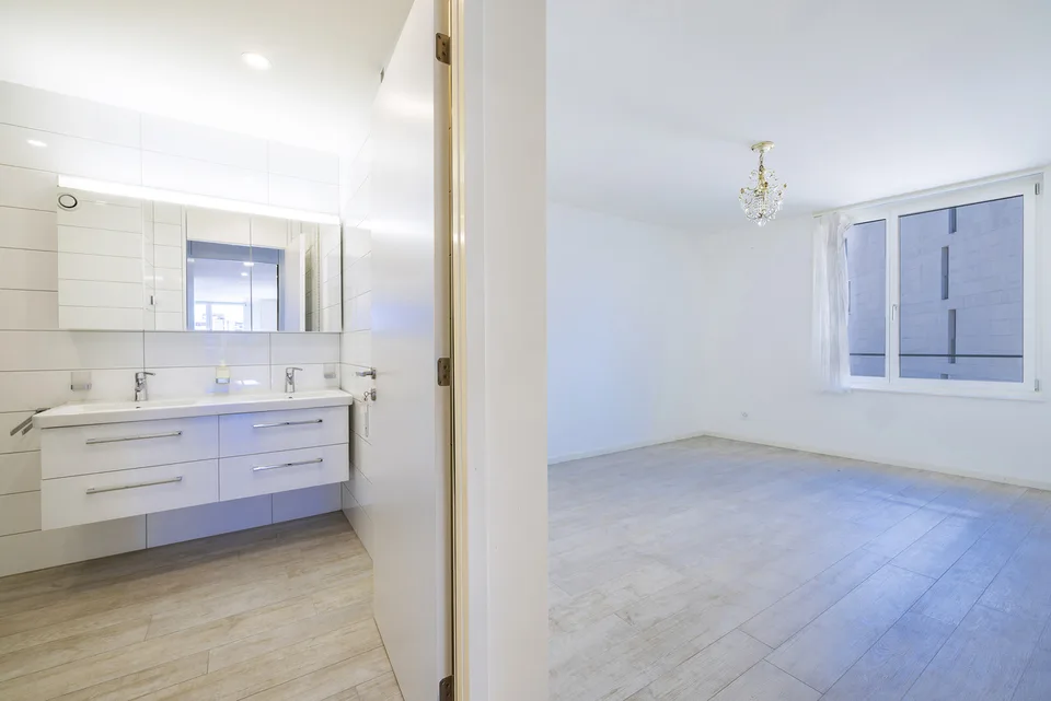 Vue lac, appartement 4.5 pièces remis à neuf et prix repositionné