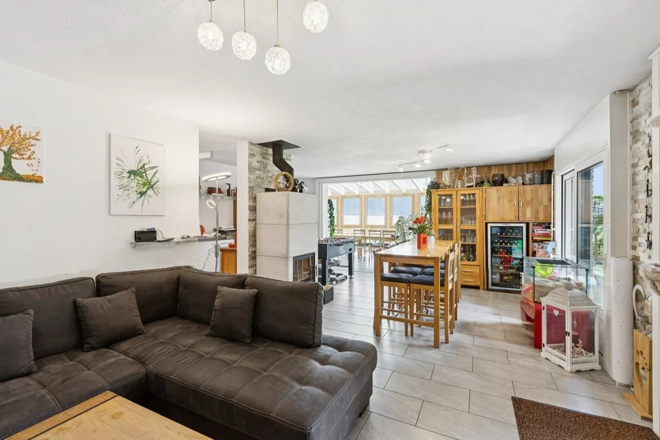 Geräumige Villa mit Panoramablick und separaten Räumen