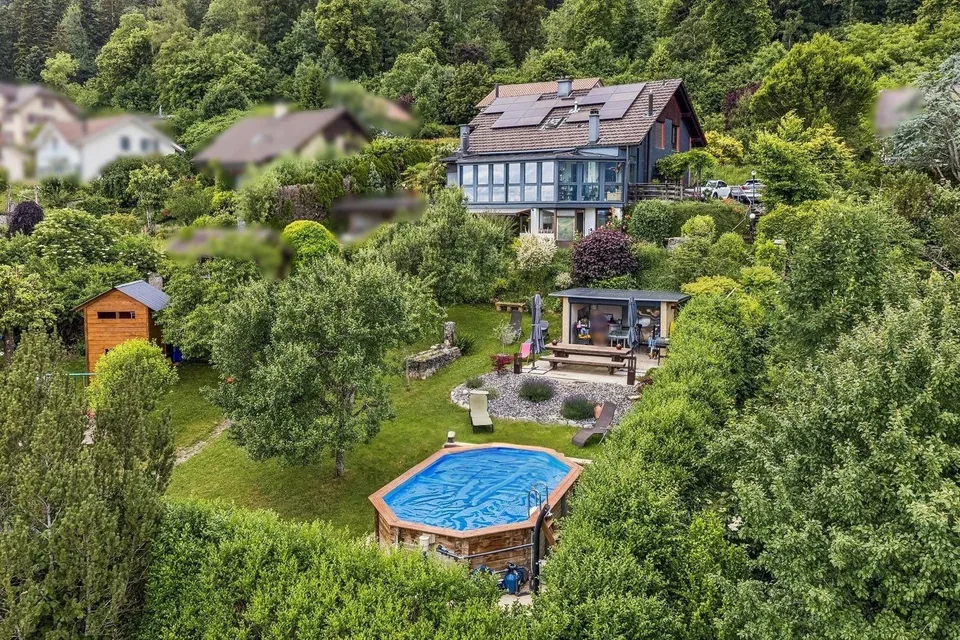 Spacieuse villa avec vue panoramique et espaces indépendants