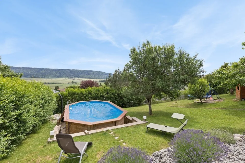 Geräumige Villa mit Panoramablick und separaten Räumen – Foto 9 von 11
