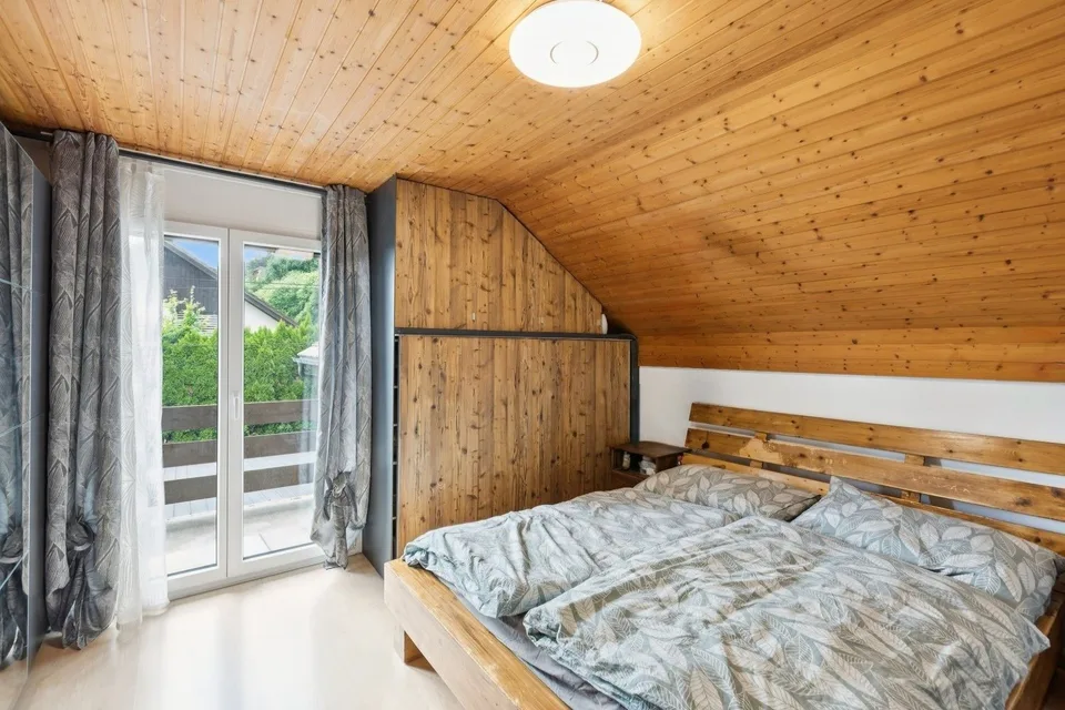 Geräumige Villa mit Panoramablick und separaten Räumen