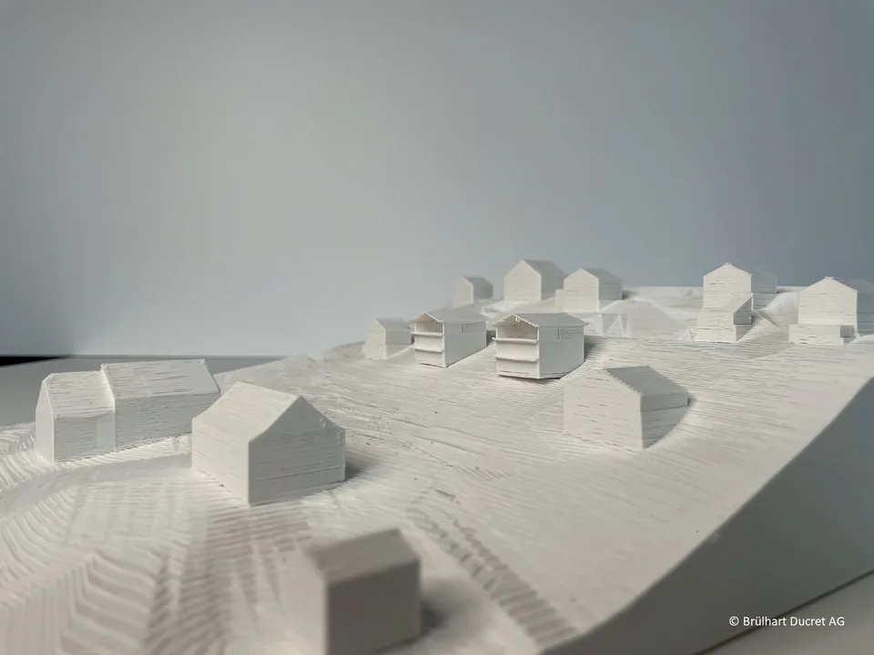 Zwei Bauparzellen für Einfamilienhaüser mit bewilligtem Bauprojekt - Terrains à bâtir pour villa individuelle avec permis en force