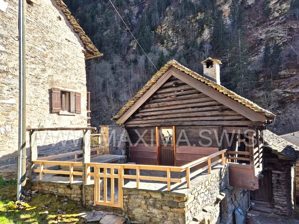 BIASCA – VAL PONTIRONE: CARATTERISTICO RUSTICO CON VISTA APERTA